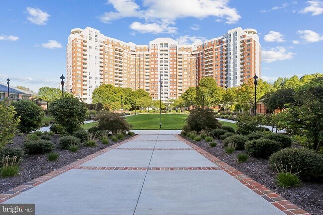 Building Photo - 5809 Nicholson Ln