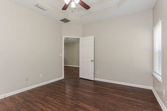 Building Photo - 10975 Campus Heights Ln