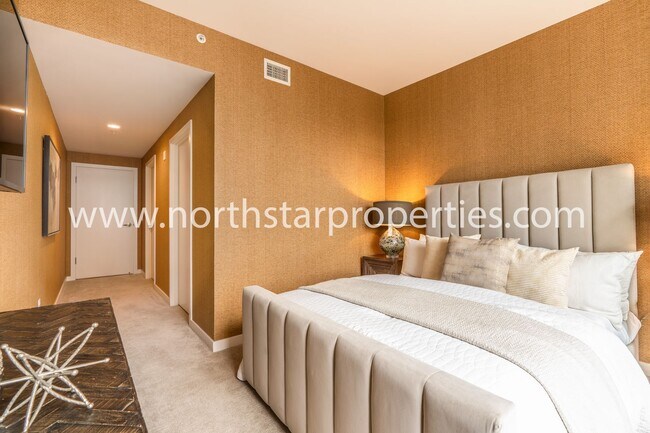 Building Photo - Unobstructed Views at The Strand