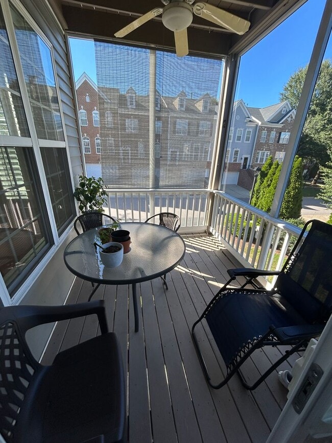 Building Photo - Spacious 3-Story Townhome Near Crabtree – Available January 15