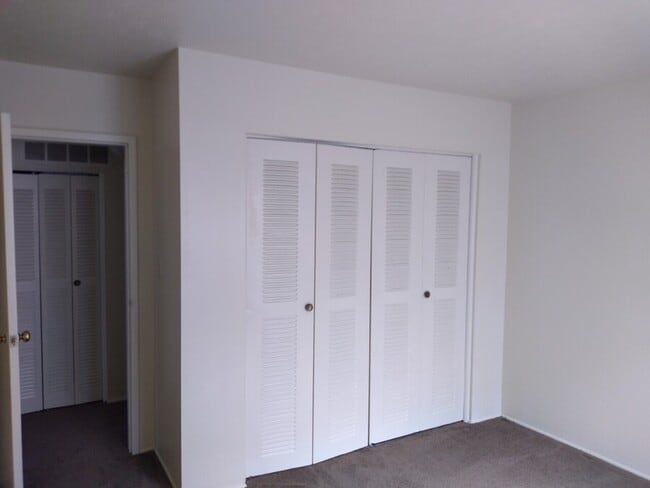 Building Photo - Maple Heights Bldg C