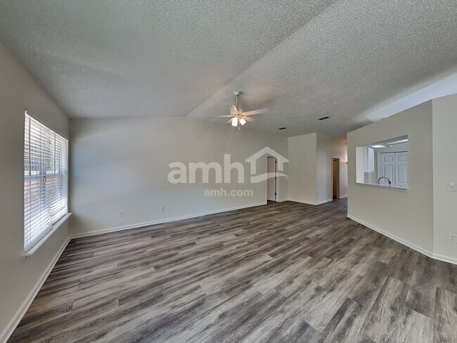 Building Photo - 145 Johns Glen Dr