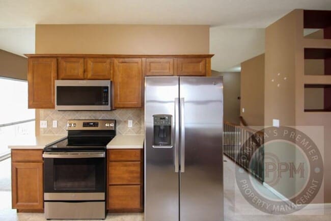 Building Photo - 809 Lake Tahoe Dr