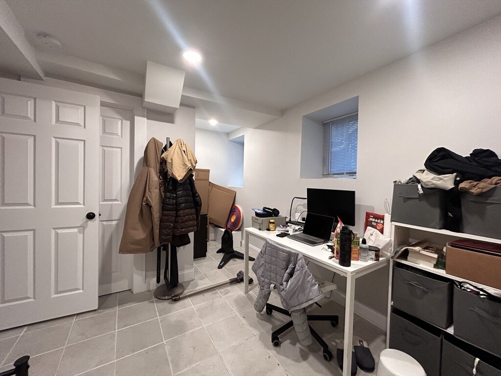 Building Photo - 26 Mystic St