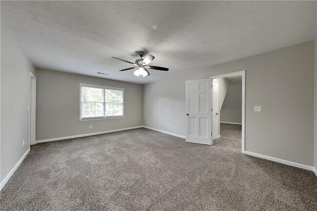 Building Photo - 1844 Skyland Glen Dr