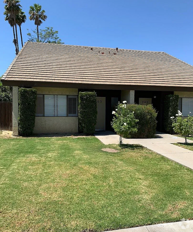 Building Photo - 2 bedroom townhouse in Fillmore