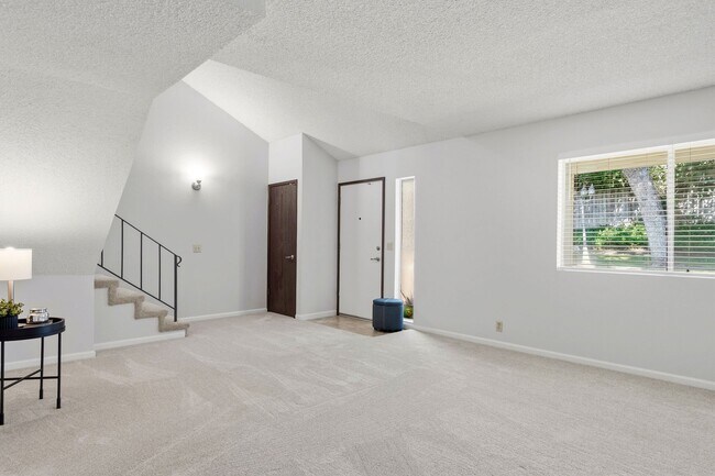 Building Photo - 7235 Cinnamon Cir