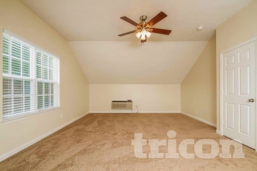 Building Photo - 3212 W Yorkshire Ct