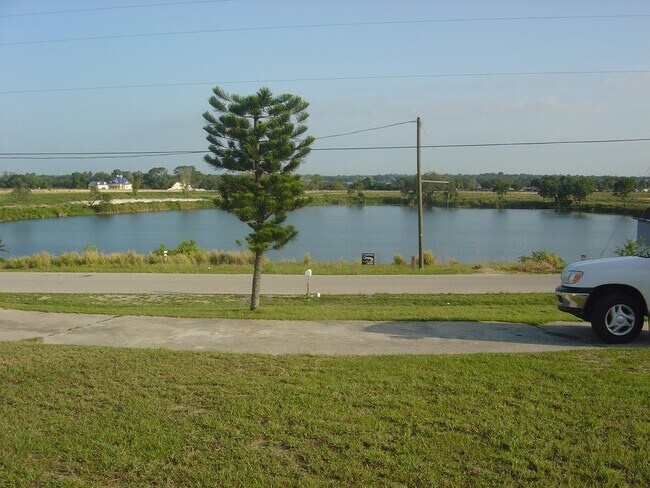 Building Photo - 227 Lake Rachard Blvd