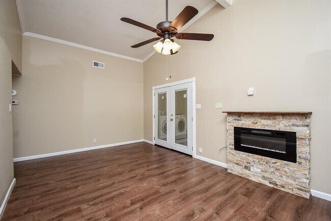 Building Photo - 6513 Neff St