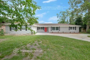 Building Photo - 2733 River Oak Dr