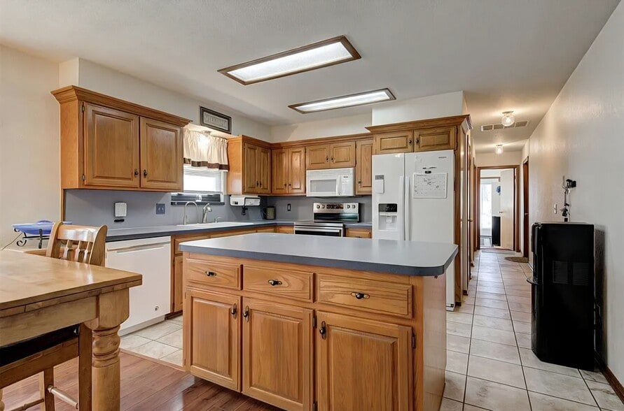 Building Photo - 11500 SW 29th St