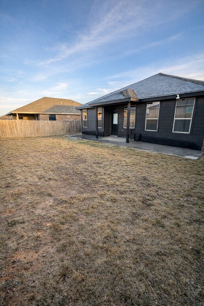 Building Photo - 2027 Ebbets Dr