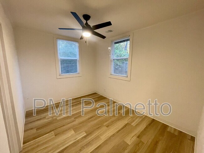 Building Photo - 2205 Harper St