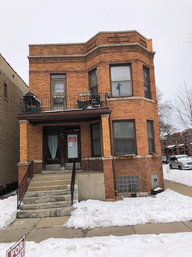 Primary Photo - 2232 W Addison St
