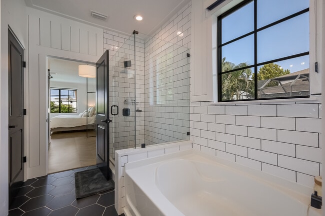 Master Bathroom - 3224 S East Ave