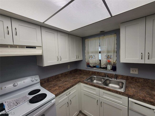 Building Photo - 511 Corinne Dr