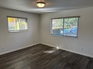 Building Photo - 811 1/2 W Main St