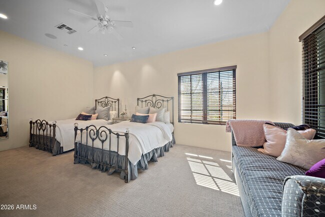 Building Photo - 9290 E Thompson Peak Pkwy