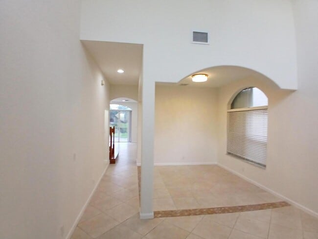 Building Photo - 1171 W Magnolia Cir