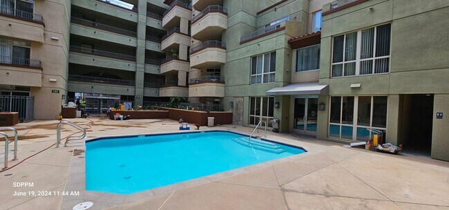 Building Photo - DOWNTOWN SAN DIEGO - LITTLE ITALY Nice 2 Bedroom 2 Bath Condo in Piazza Palermo. AVAILABLE NOW!