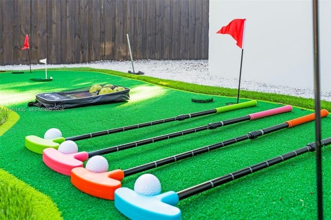 Building Photo - 1075 NE 12th Ave