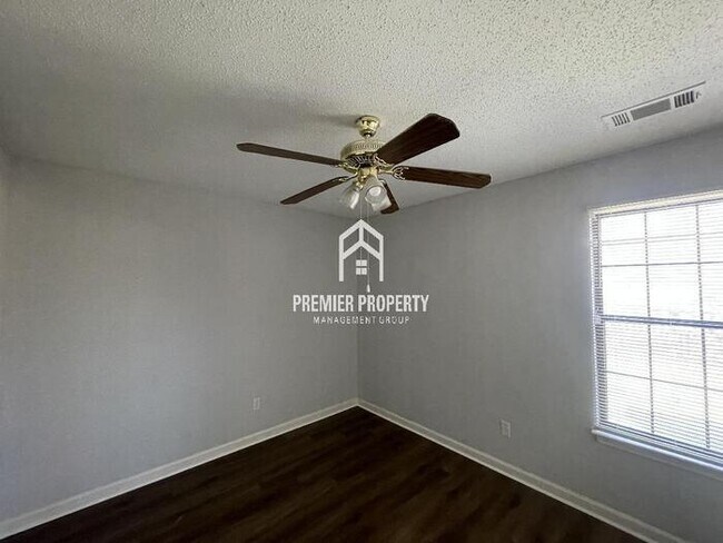 Building Photo - 5738 Riverhead Ave