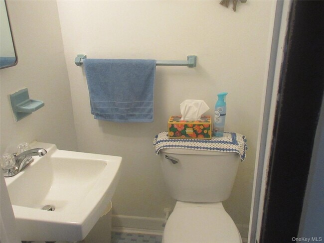 Building Photo - 5 Coyne Dr