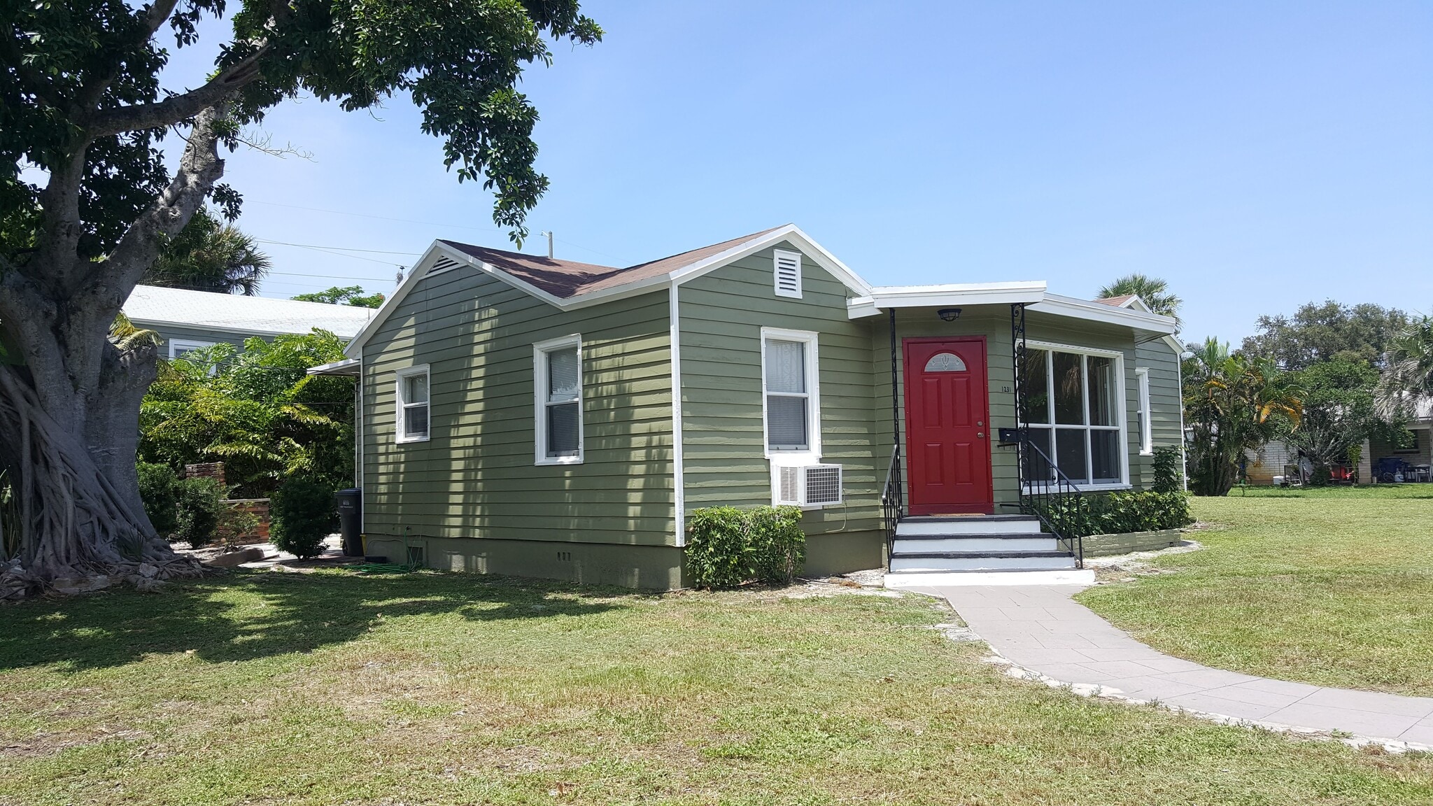 Building Photo - 1231 Longwood St