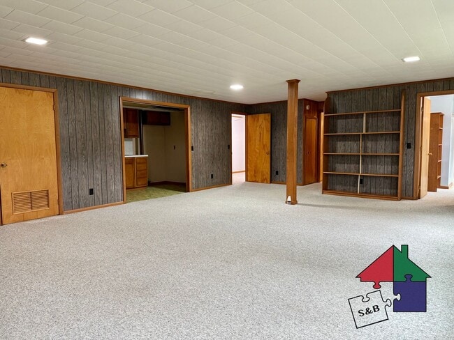 Building Photo - Stunning 2 Bedroom Home in Northfield!