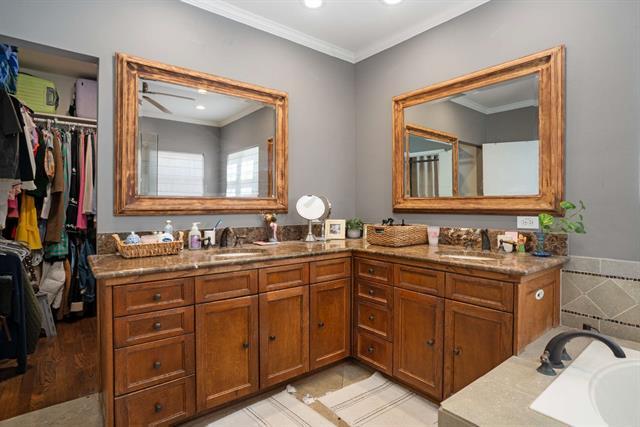 Building Photo - 5538 Vanderbilt Ave