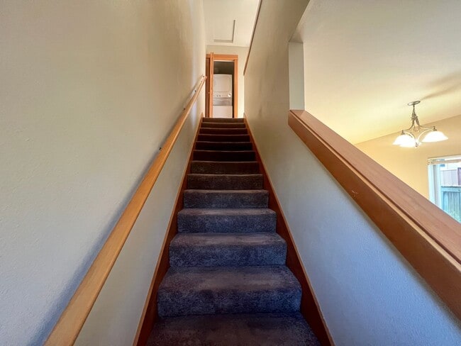 Building Photo - West Seattle Townhouse