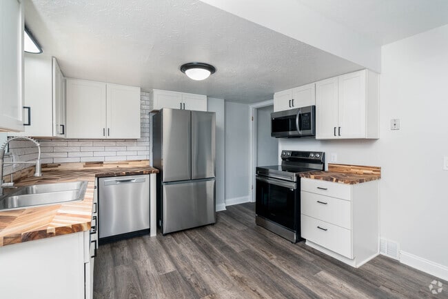 2BR, 1BA - 1,566SF UNIT 6 - Kitchen - The Residences at 440