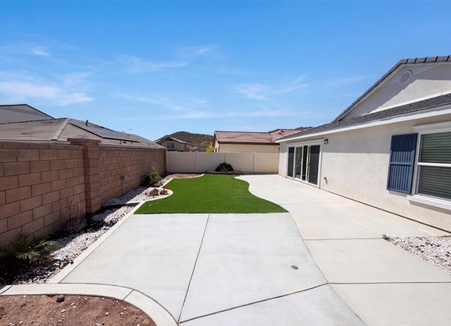 Building Photo - 26666 Dash Dr