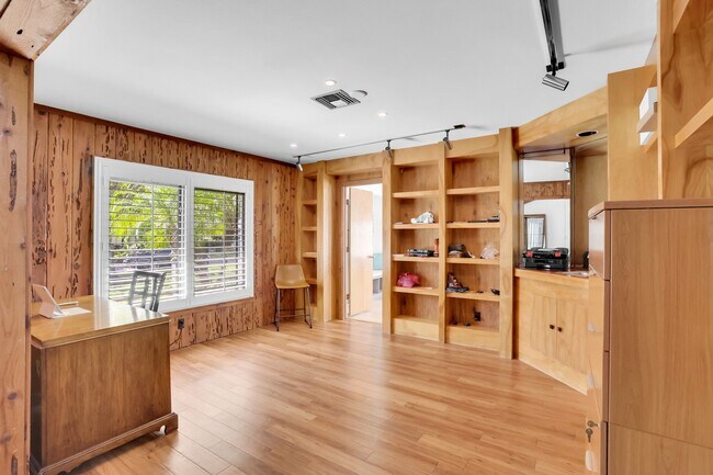 Building Photo - 2903 Banyan Blvd Cir NW