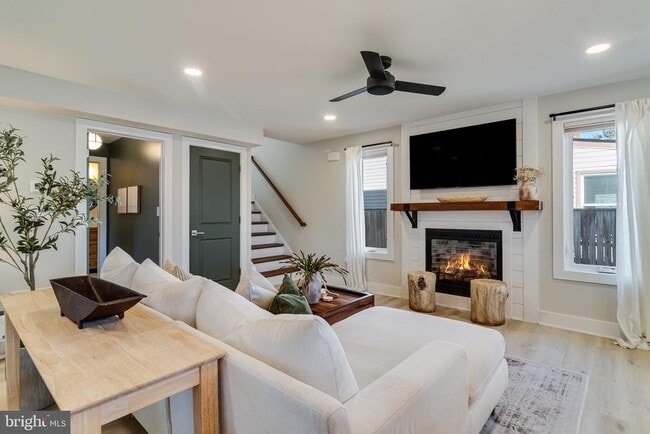 Building Photo - 84 S Chesapeake Ave