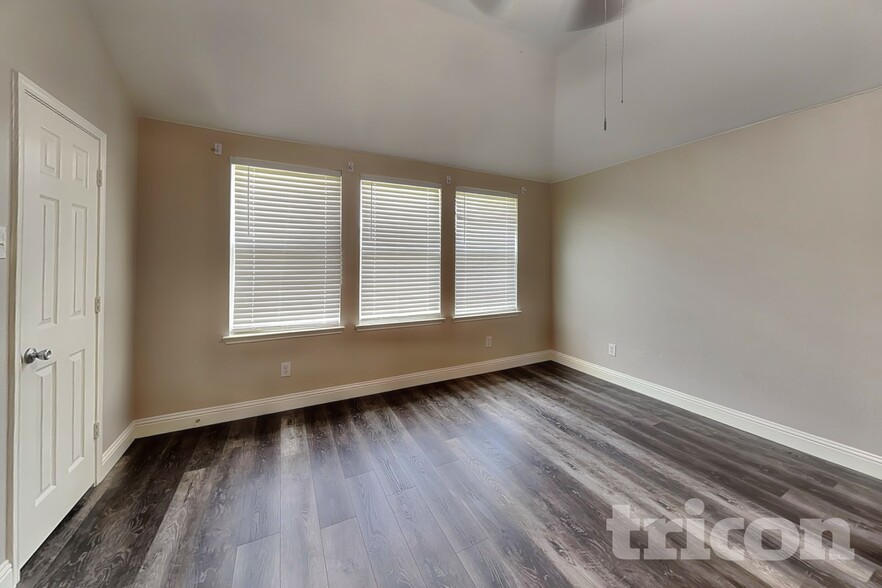 Building Photo - 12608 Summerwood Dr