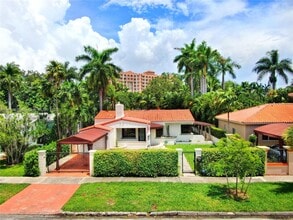 Building Photo - 1027 SW 22nd St