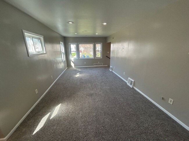 Building Photo - 3510 Wallwerth Dr