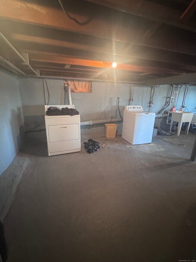 Building Photo - 212 Dayton Rd