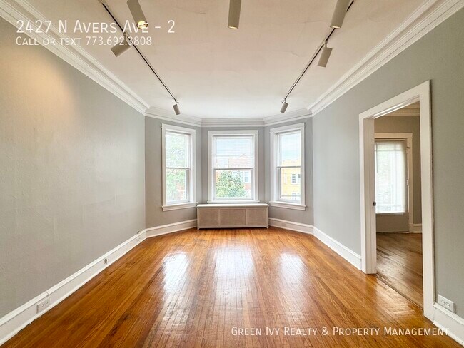 Primary Photo - 2427 N Avers Ave