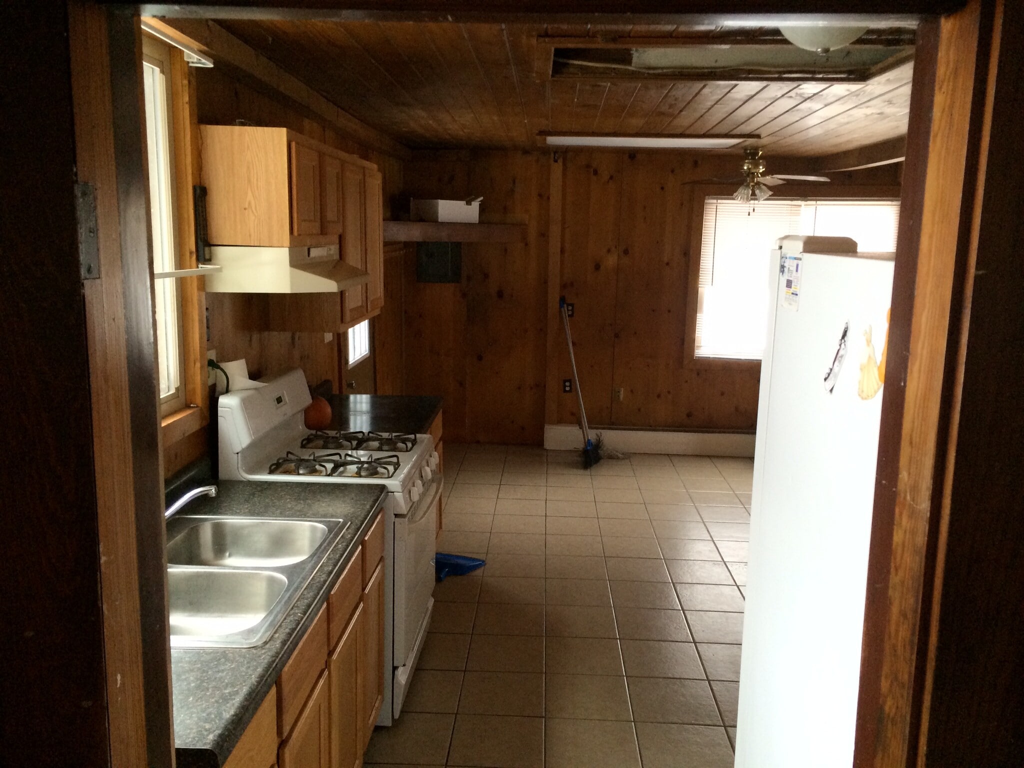 Building Photo - 401 E Ryan Rd