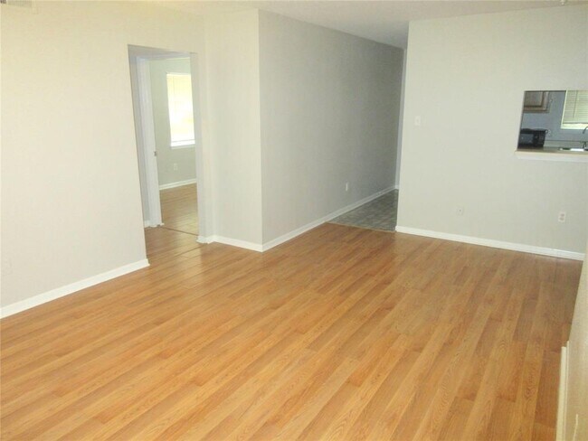 Building Photo - 1230 Shadowdale Dr