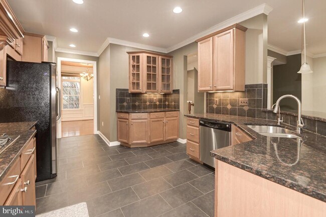 Building Photo - 24951 Avonlea Dr