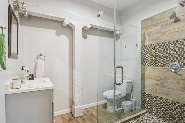 Building Photo - 522 Westminster Ave