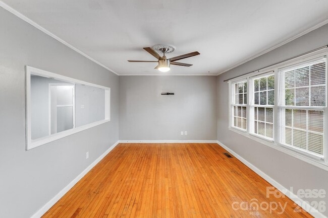 Building Photo - 909 Marion St