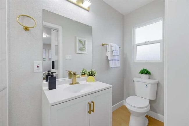 Building Photo - 4564 San Juan Ave