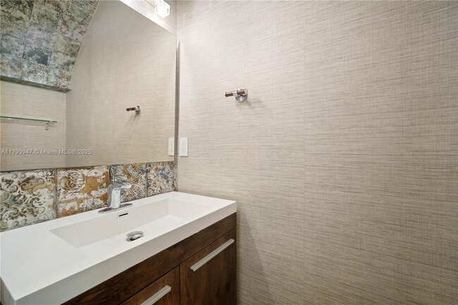 Building Photo - 9101 SW 41st St