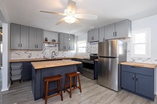 Kitchen - 1104 Oak Blvd