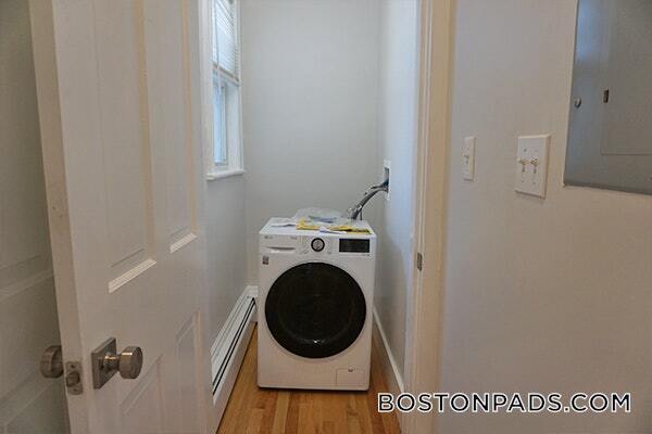 Building Photo - 2 Ivaloo St